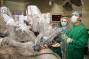 Краевые хирурги провели первую в России трансплантацию почки с помощью робота 